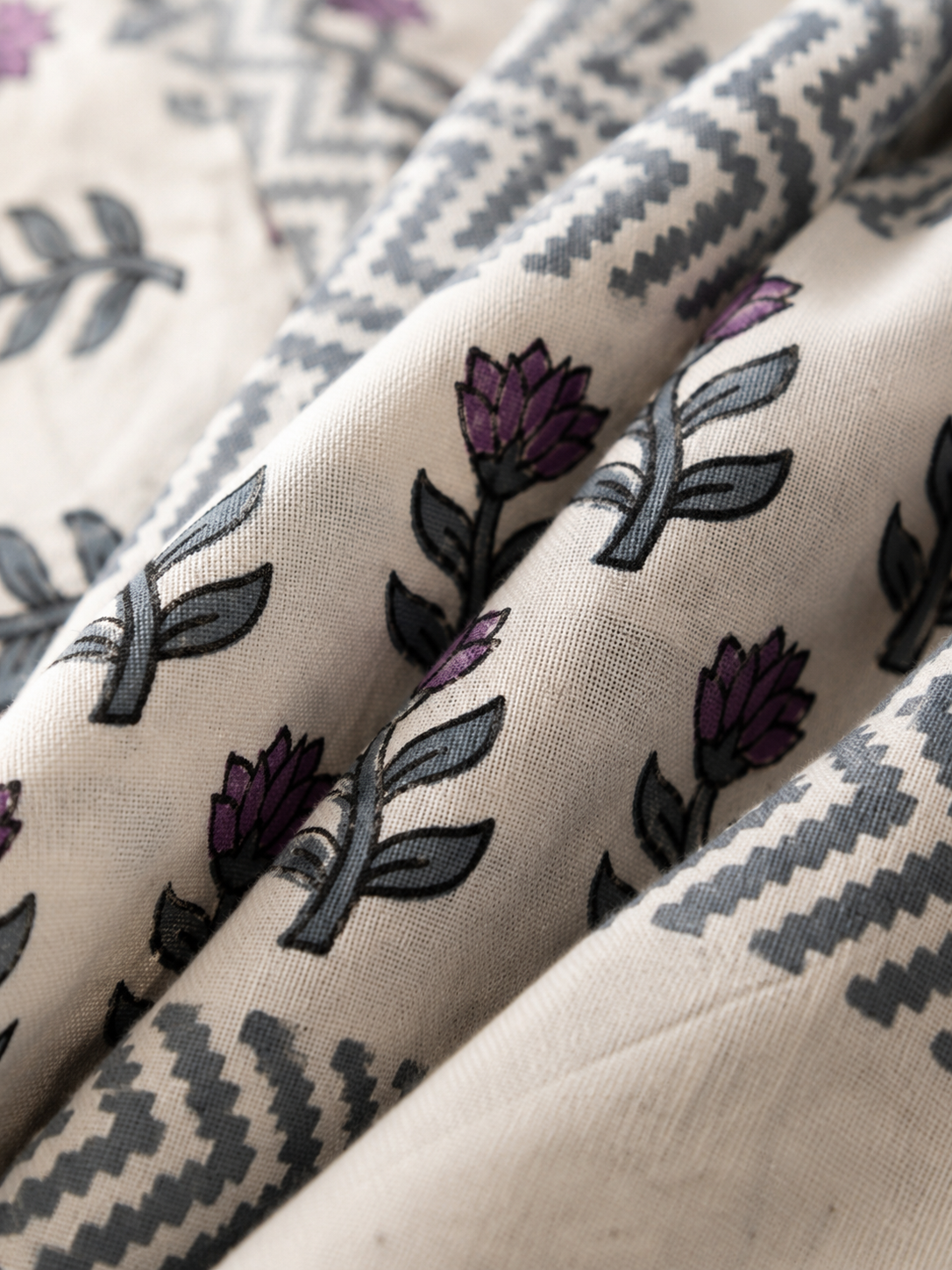 Marudhara Floral Bedsheet | 100% Pure Cotton | Vastu Compliant | HEMVI